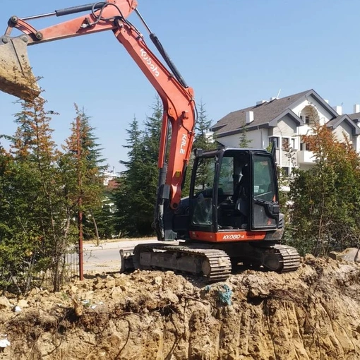 Yol Yapımı Ve Peyzaj Çalışmalarında Profesyonel Ekipman Kullanımı